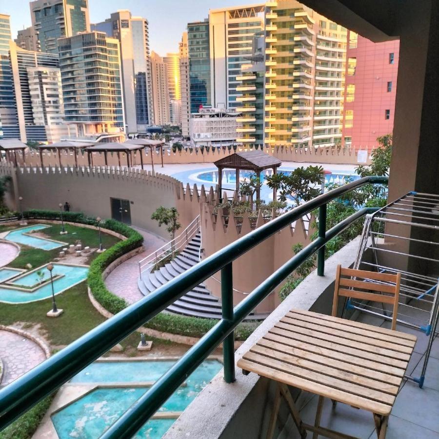 Horizon View Partition Room In Barsha Heights Near Metro Dubai Exterior foto
